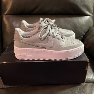 Women’s Nike Air Force 1 Sage Low Light Smoke Gray size 7.5 CJ1642 001